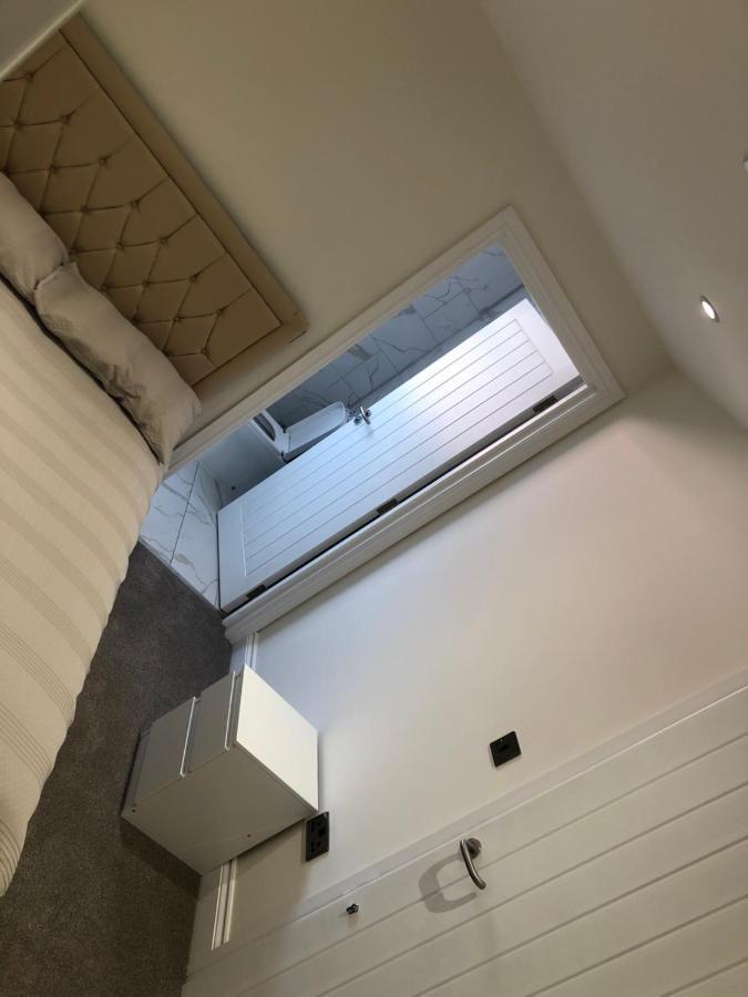 5 Bedroom House In Orpington Exterior foto