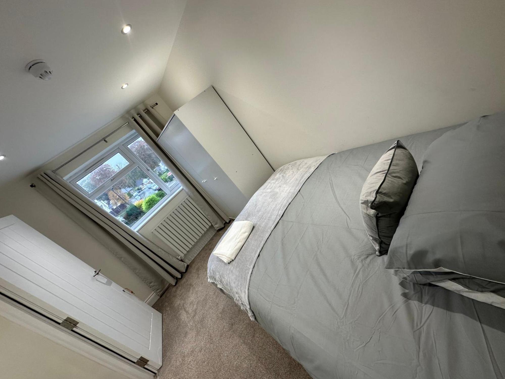 5 Bedroom House In Orpington Exterior foto